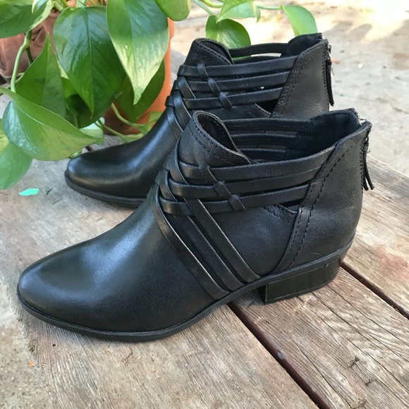 bare traps goldie bootie